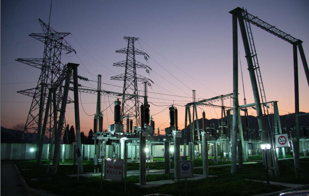 保定伊諾爾電氣出口印尼發(fā)電機(jī)中性點(diǎn)電阻柜順利發(fā)貨，將于13日抵達(dá)上海港進(jìn)倉裝船